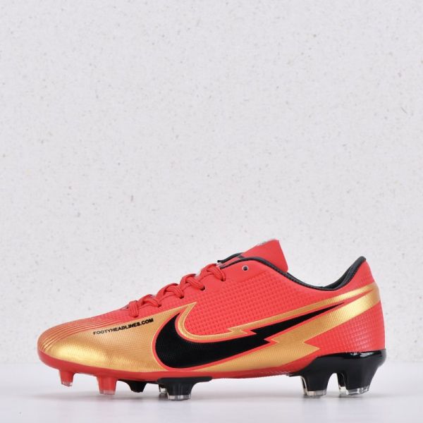 Nike Red boots art s779-2